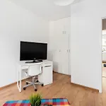 Spacious Family Promienista 1,5 Km To Hala Arena By Renters Apartment