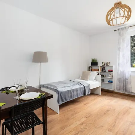 Spacious Family Promienista 1,5 Km To Hala Arena By Renters Apartment Posen