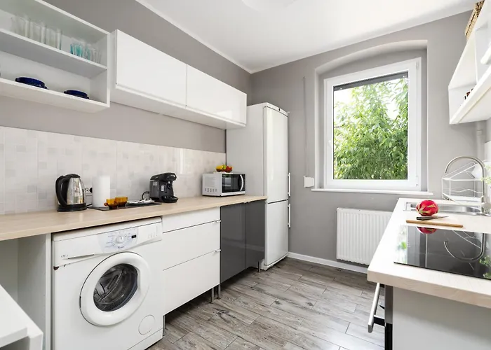 Spacious Family Promienista 1,5 Km To Hala Arena By Renters شقة *