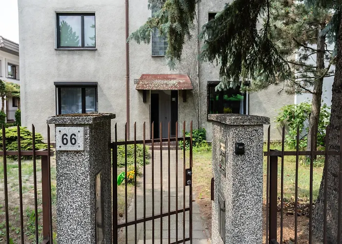 Spacious Family Promienista 1,5 Km To Hala Arena By Renters شقة